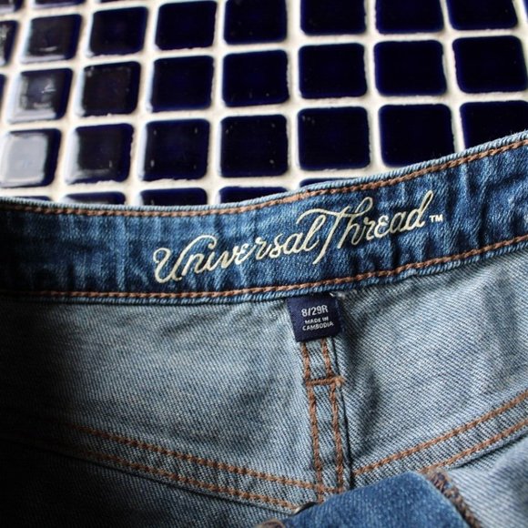 UNIVERSAL THREAD HIGH RISE SHORTIE STRETCH BUTTON FLY CUT JEAN SHORTS 8/29R-EUC - Picture 5 of 6